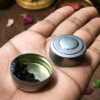 அரகஜா கருப்பு பொட்டு – aragaja-black-pottu-4g-கண்திருஷ்டி நீங்கி செல்வம் பெருக உதவும்!💰🖤 | வெறும் ₹50 + Shipping | Website Orders Only